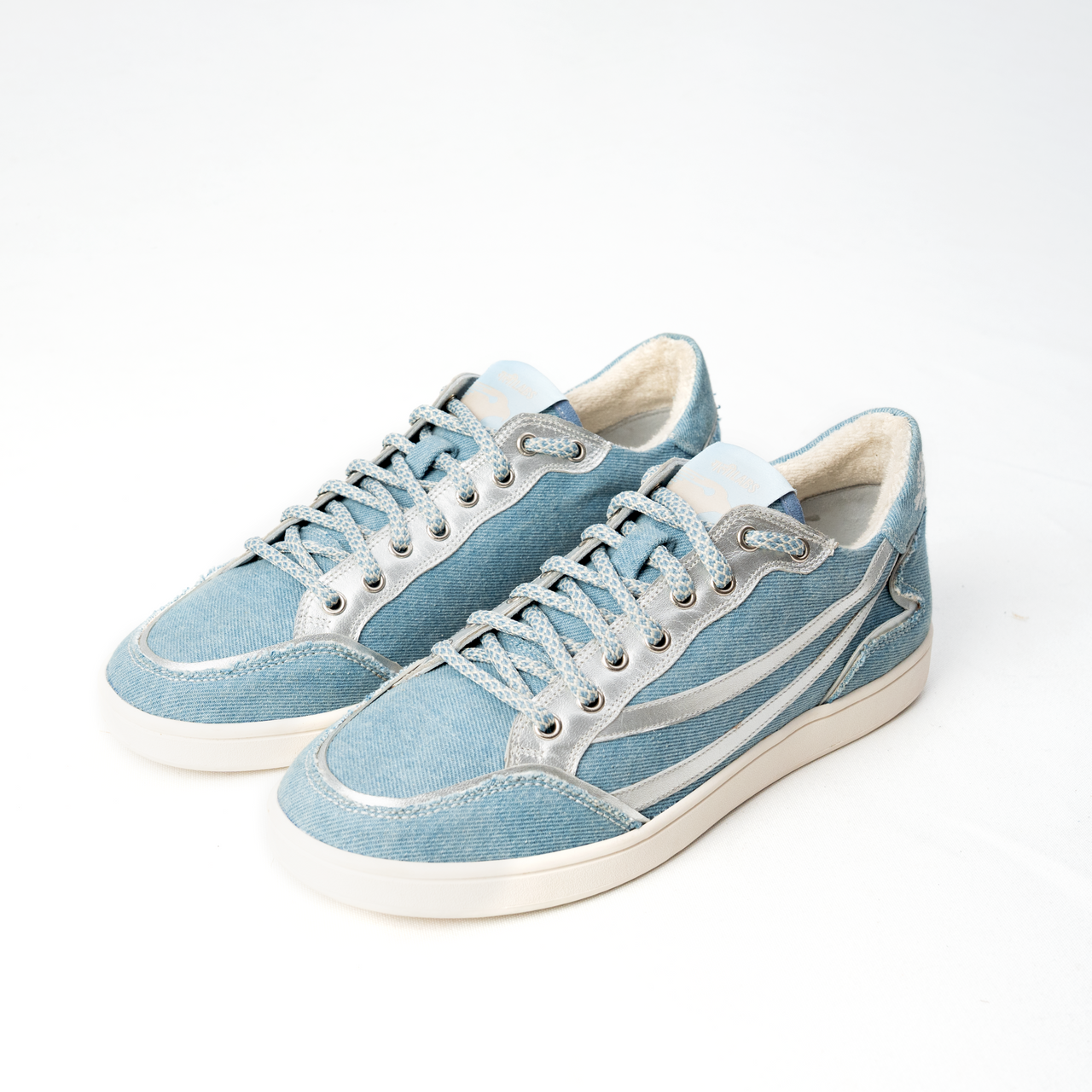 Gully Number 001 - Baaz Baadal Blue