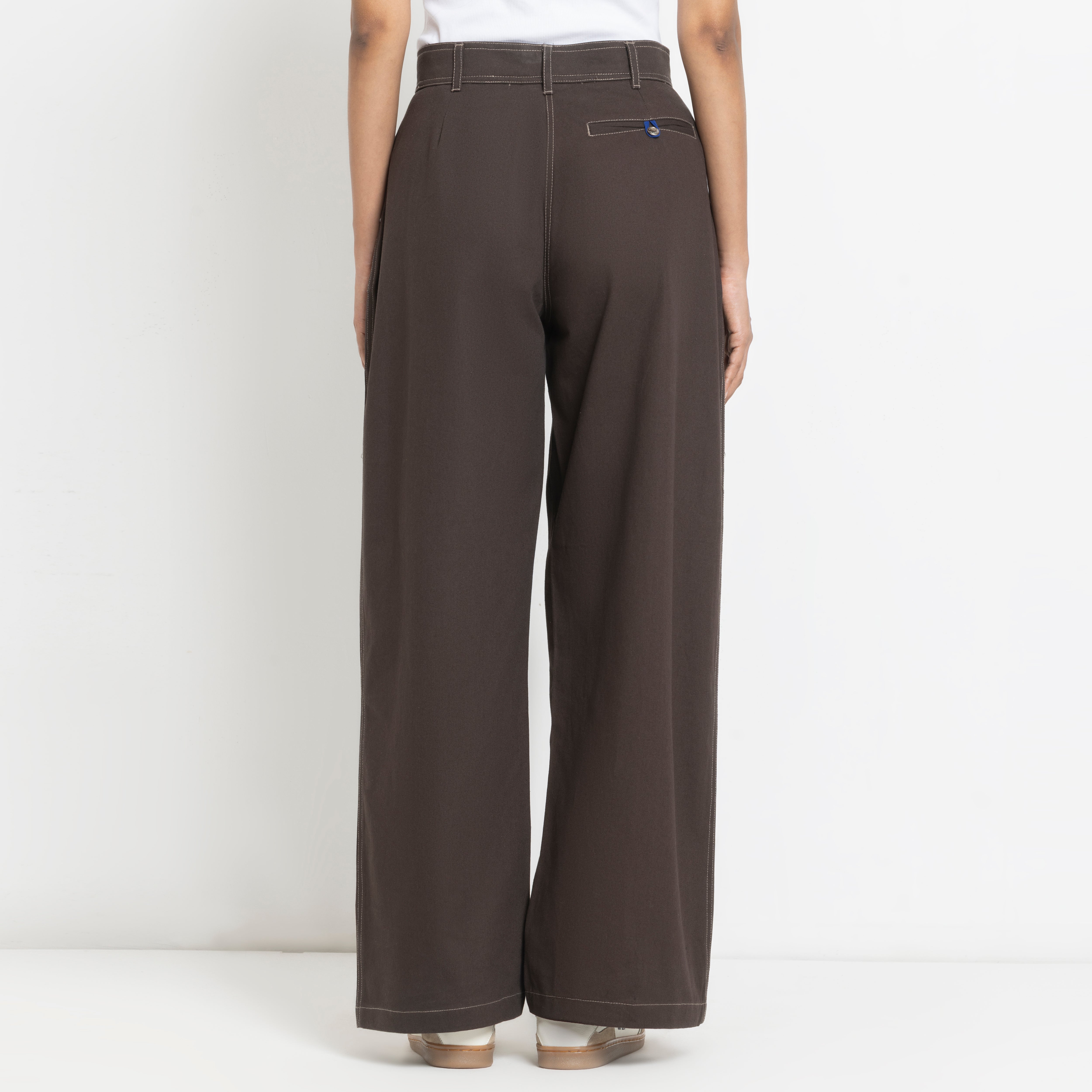 Kara - Pintuck Pant - Dark Brown For Women