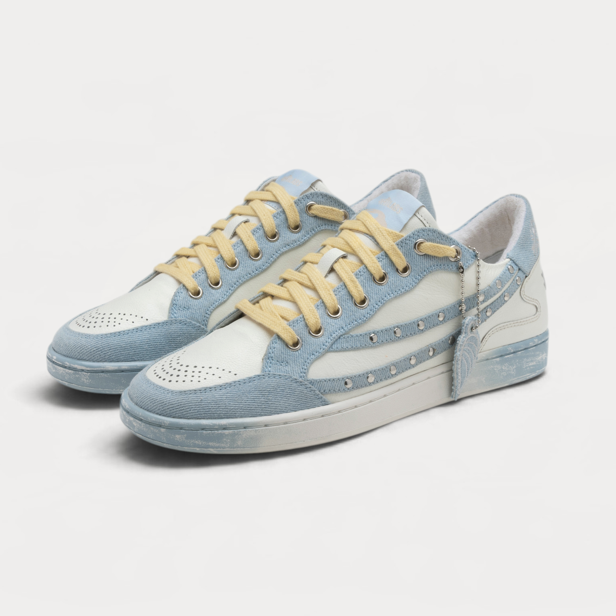 Gully Number 001 Baaz Analog Blue