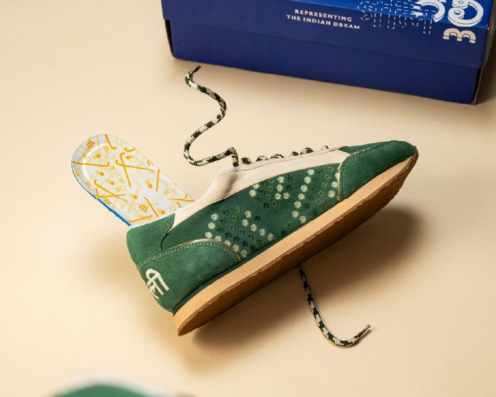 Styling Guide and Handcrafted Picks for Green Sneakers 
