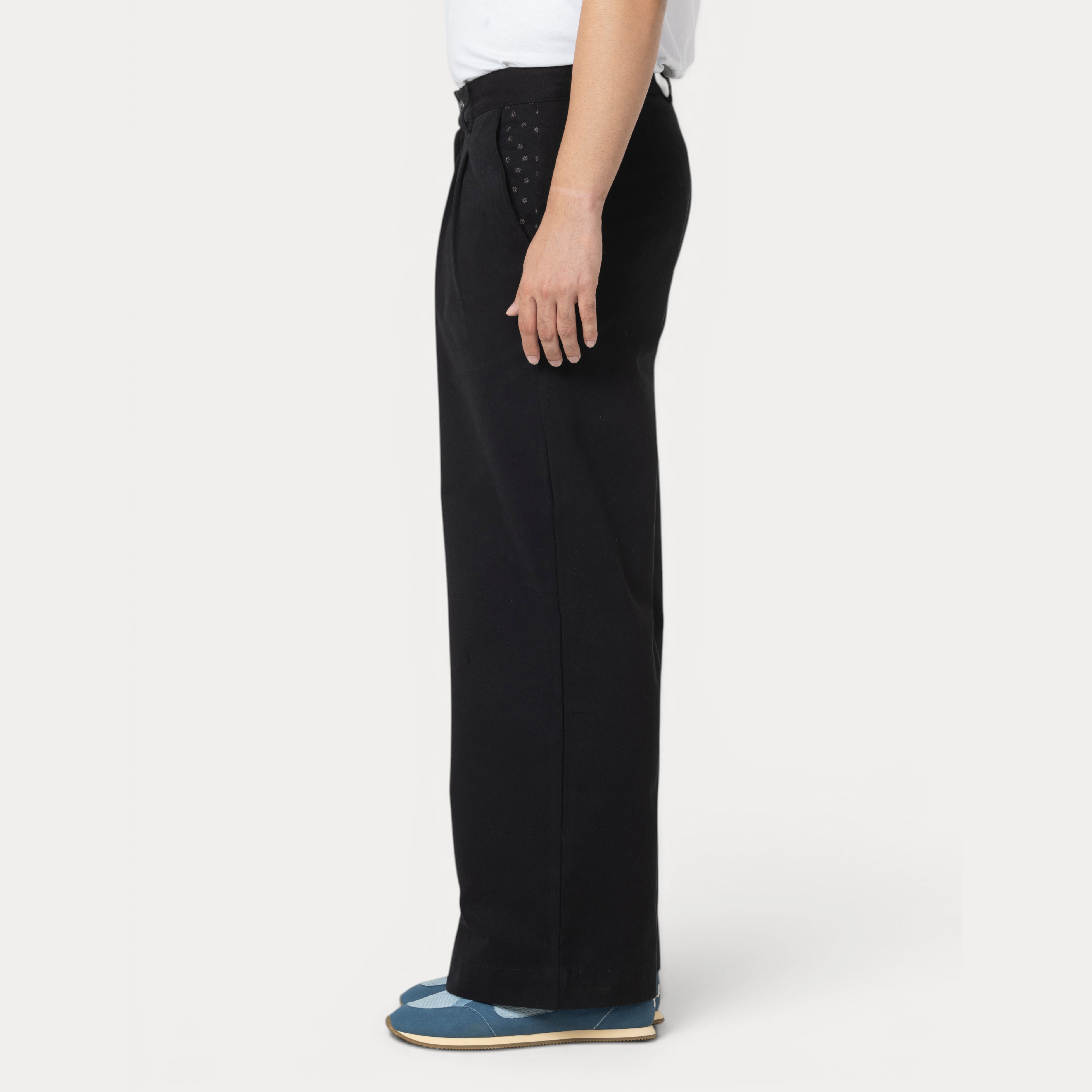 Gully 17 Trousers - Josh Black