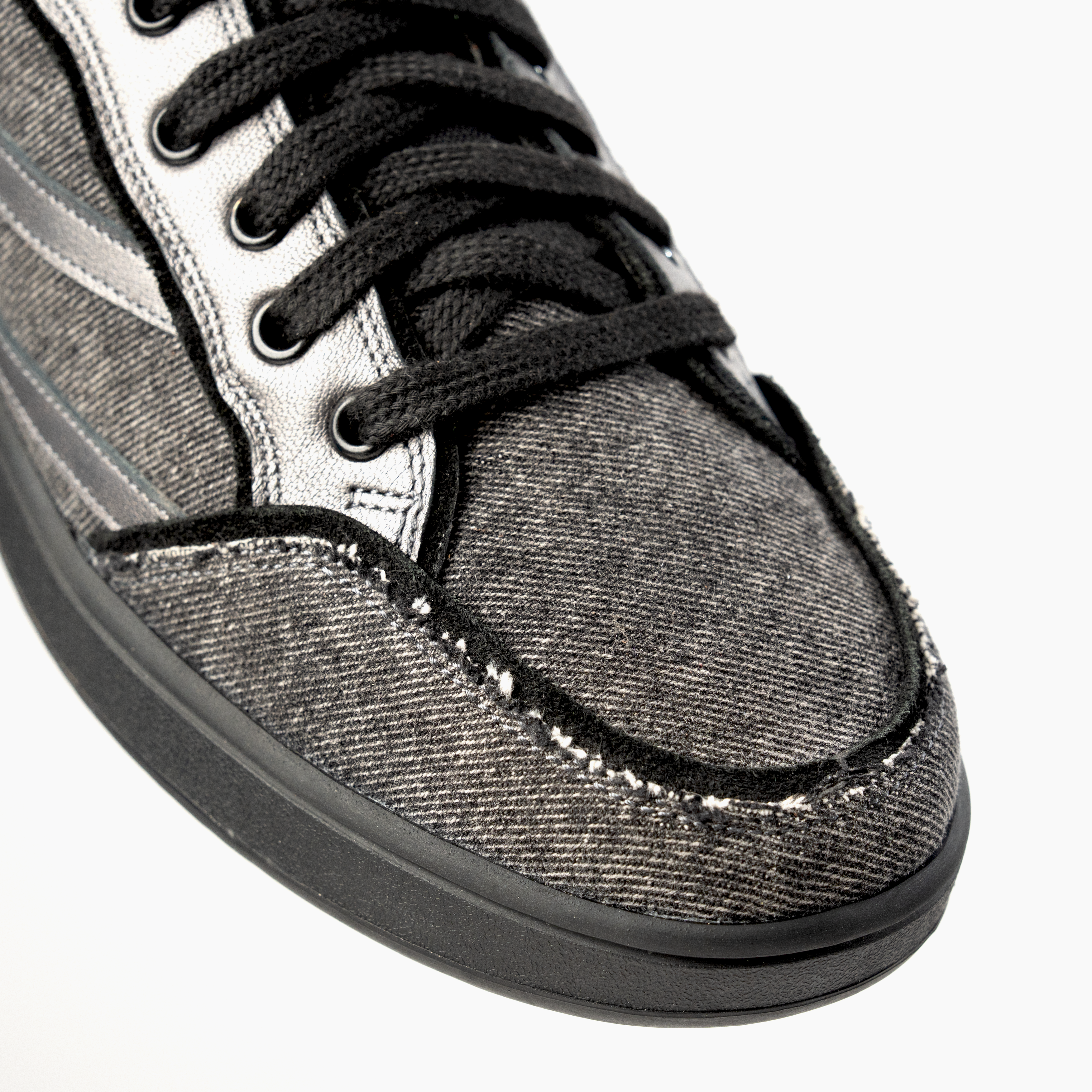 Gully Number 001 - Baaz Chaaya Grey