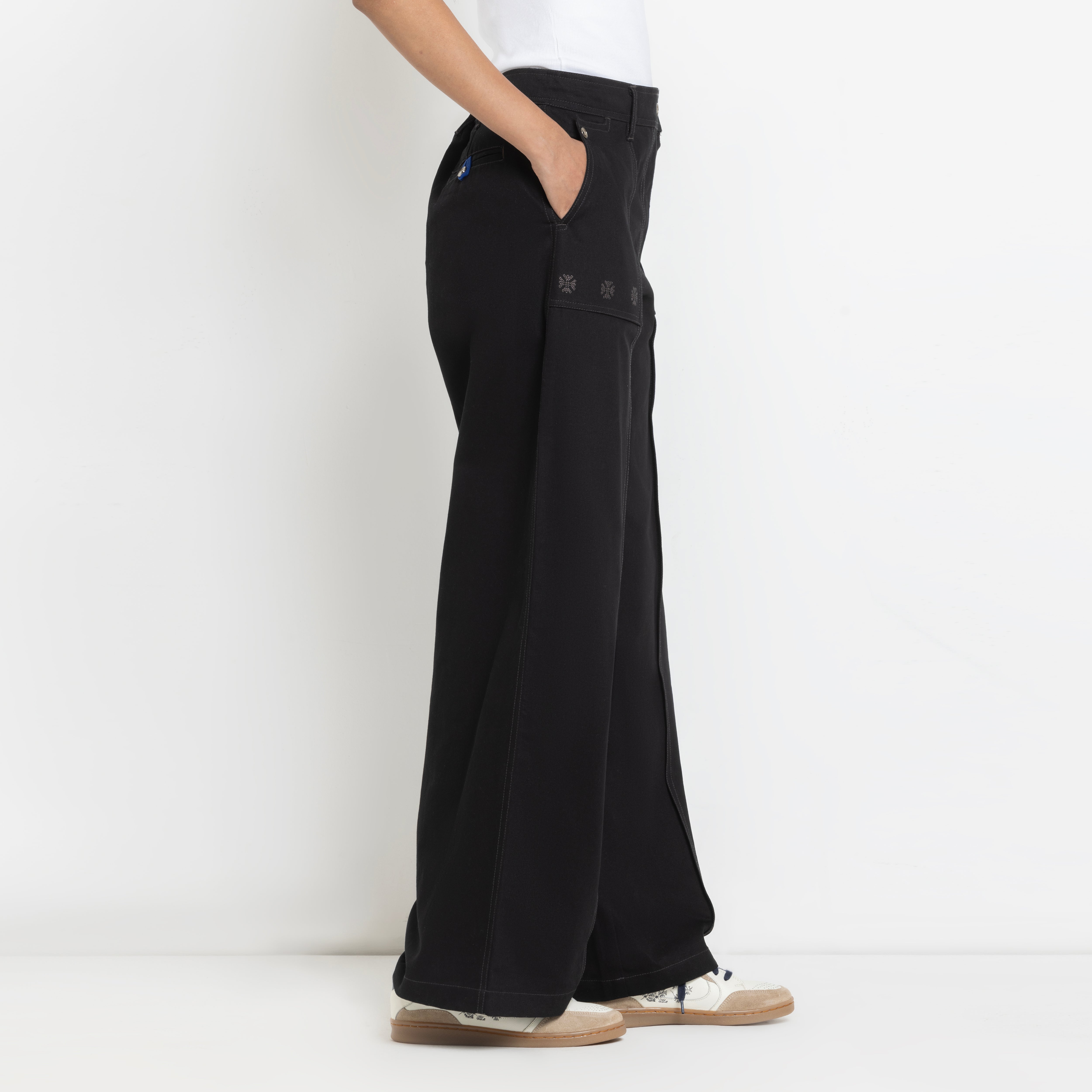 Kara - Pintuck Pant - Black For Women