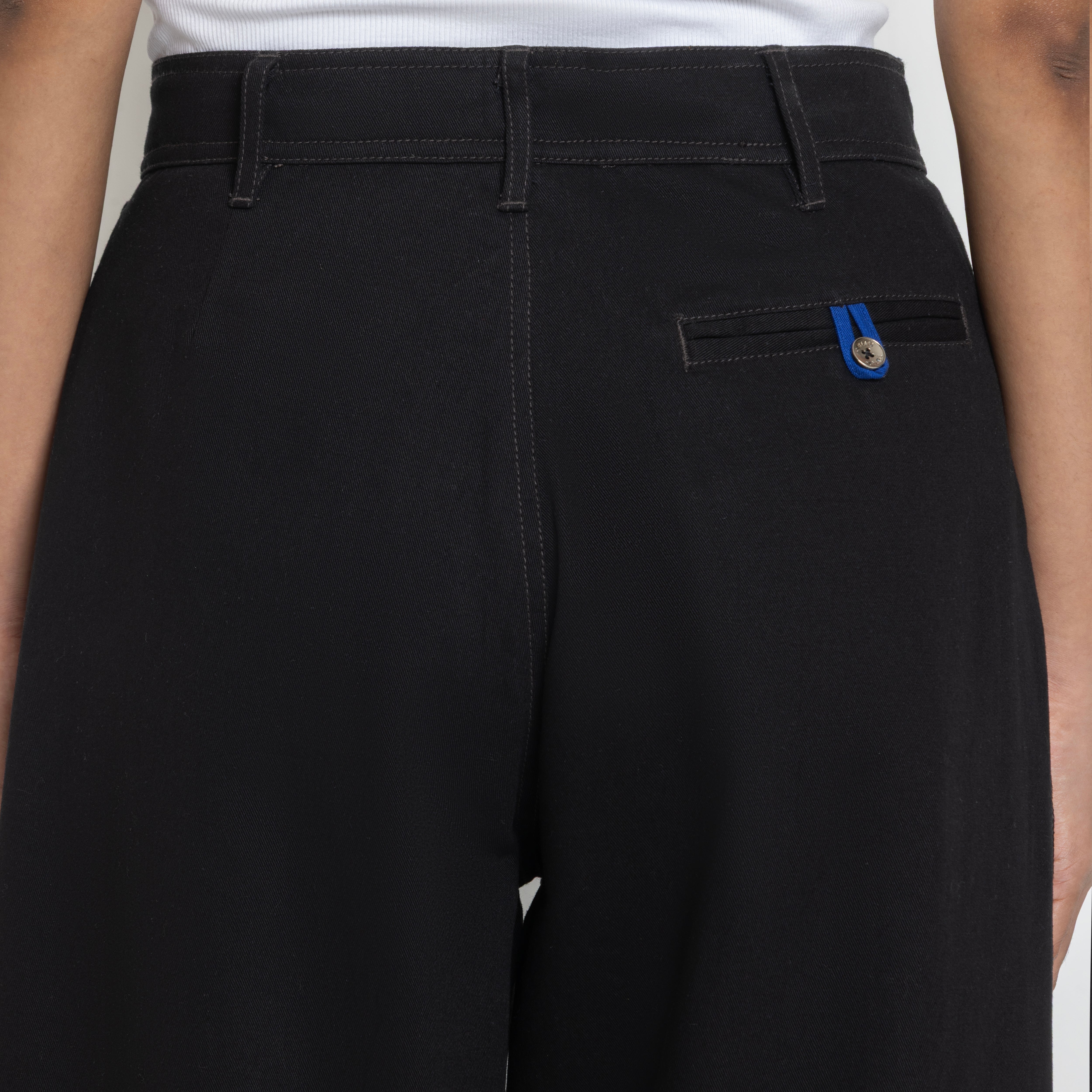 Kara - Pintuck Pant - Black For Women
