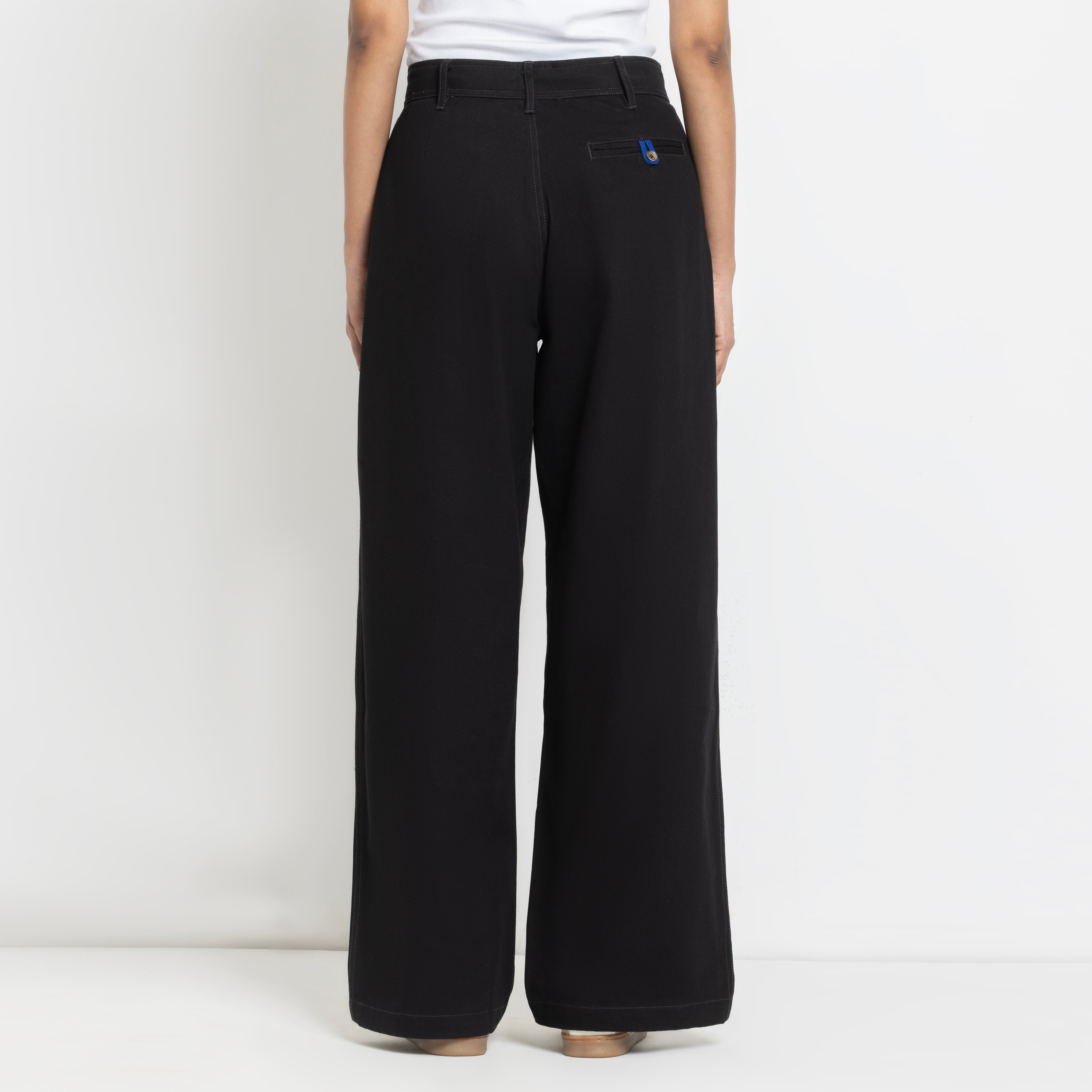 Kara - Pintuck Pant - Black For Women