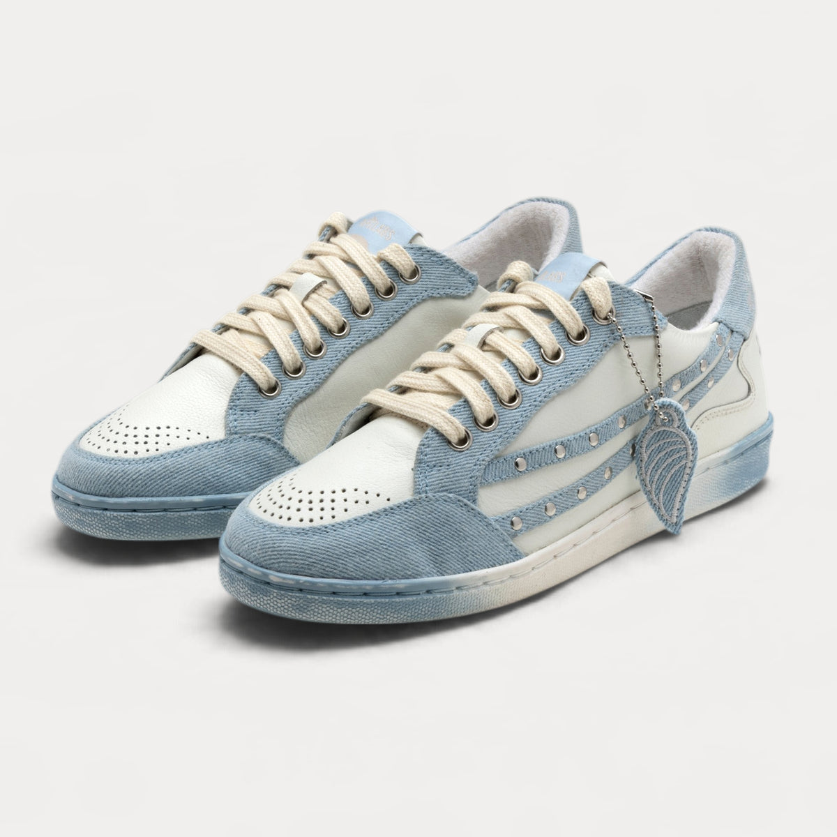 Gully Number 001 Baaz Analog Blue