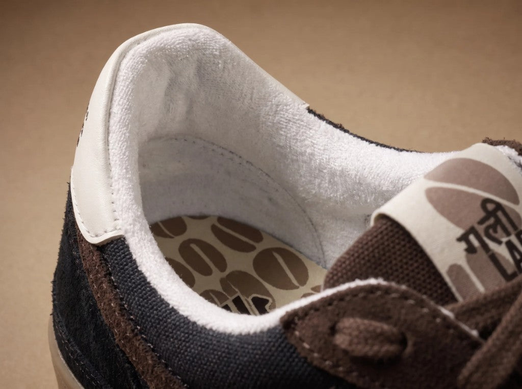 Terry towel and lycra lining inside the shoe